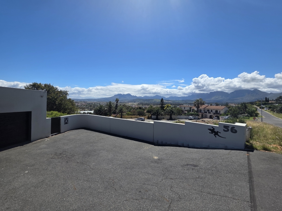 3 Bedroom Property for Sale in Mountainside Western Cape